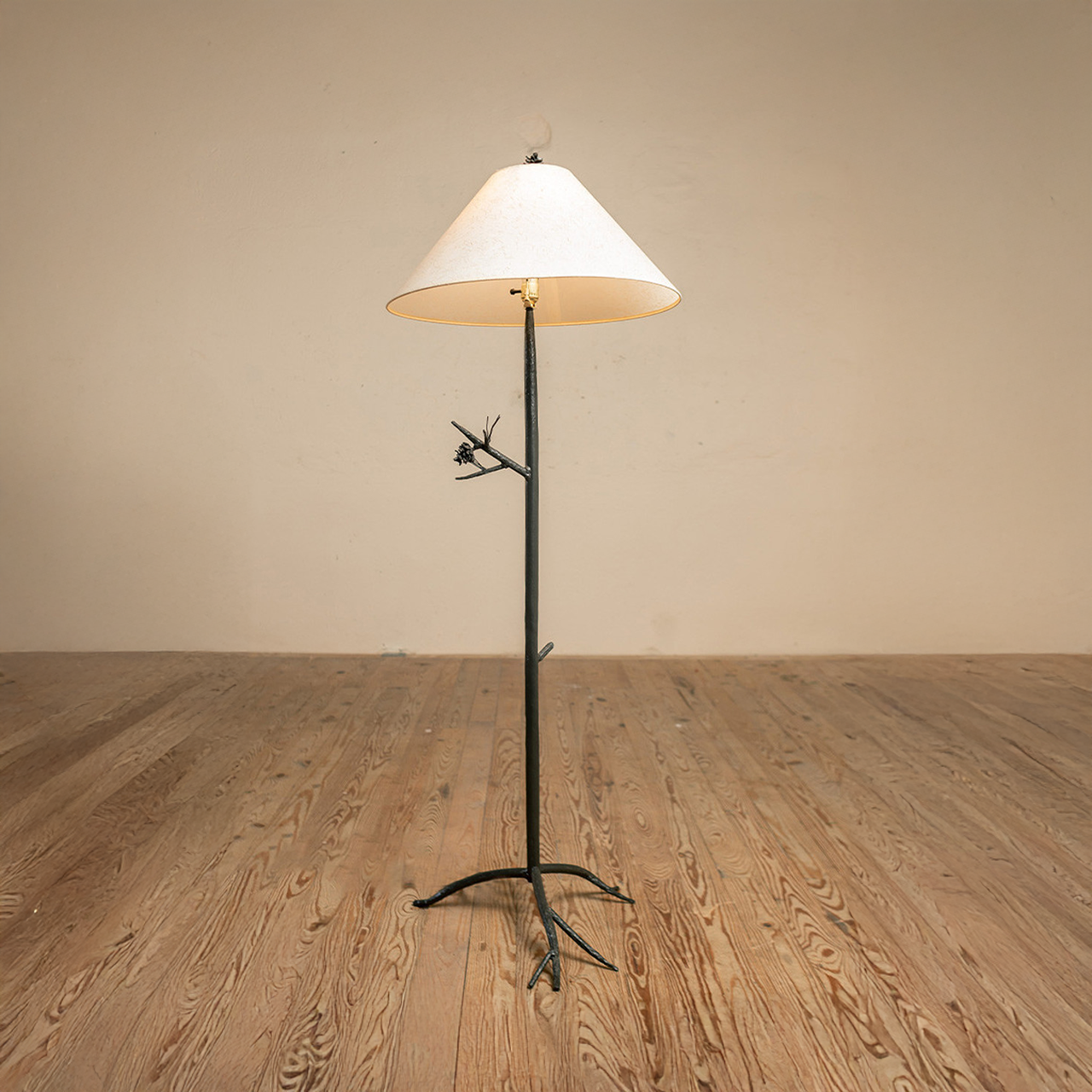 Urban Forge Evergreen Iron Floor Lamp