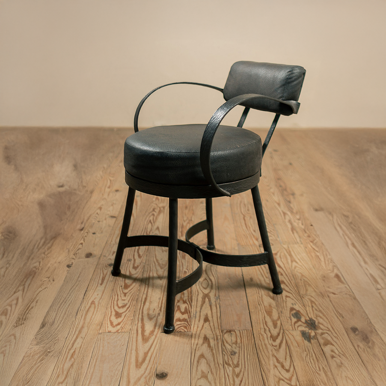 Urban Forge Huntington Iron Arm Chair